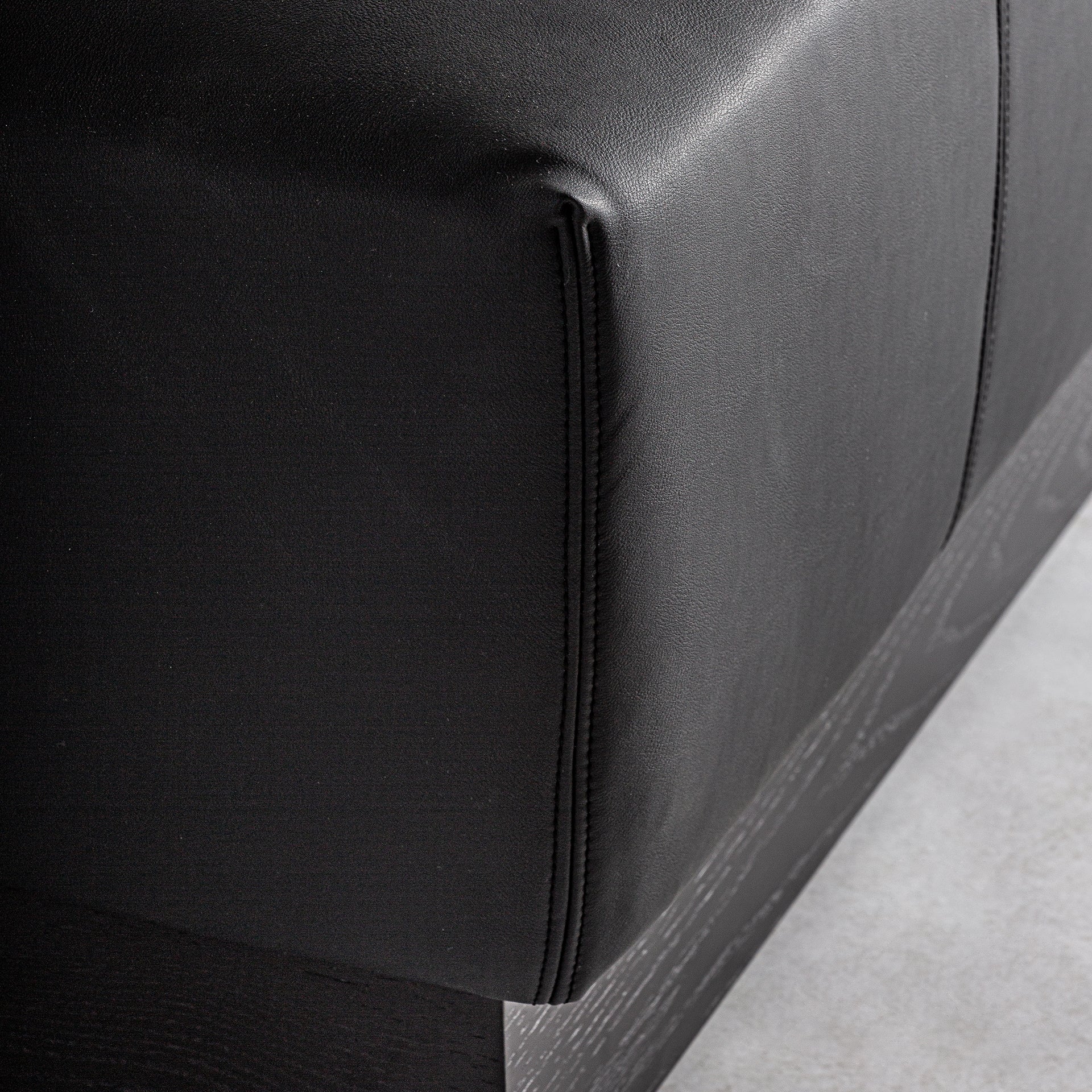 TRAUN COFFEE TABLE